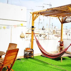  Habitación en casa particular Bright With Ac And Rooftop Terrace In The Heart Of España